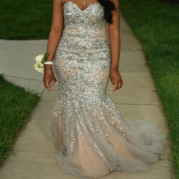 Beaded Dress - Picture 1 of 4